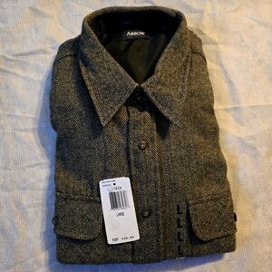 NEW Arrow button up shirt/jacket. Size Large.